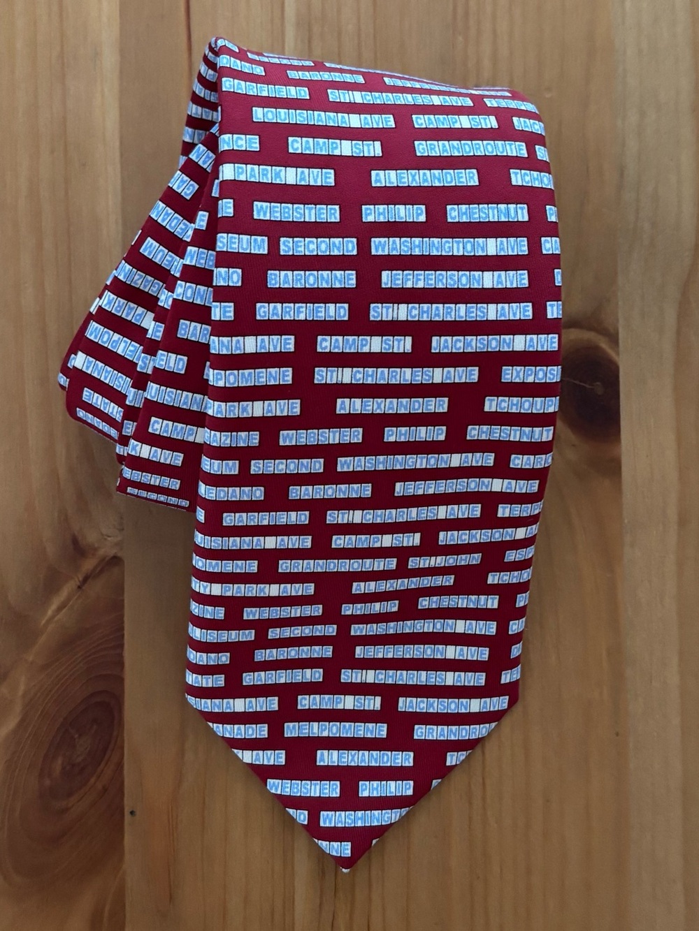 Vineyard Vines Red Text-Print Necktie